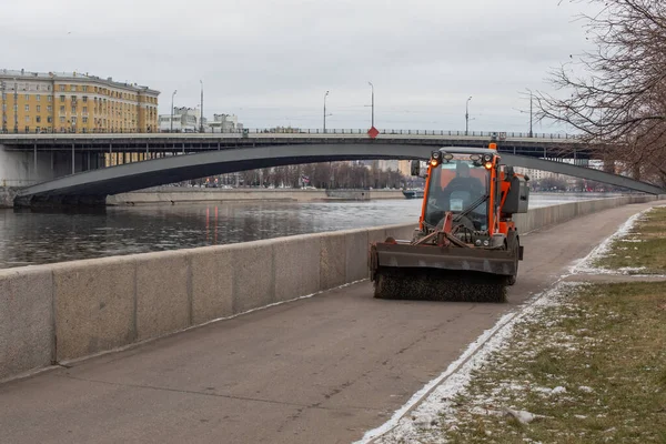 Moskwa Rosja Stycznia 2020 Miejskie Czyszczenie Ulic Błota Śniegu Kompaktowy — Zdjęcie stockowe