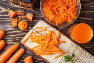 Pişirme sağlıklı vegatable havuç hazırlanması