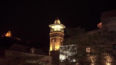 Kulenin gece manzarası