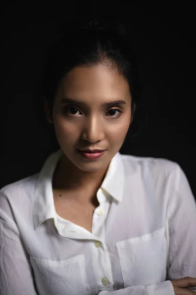 Asijská Žena Bílé Košili Dlouhým Rukávem Kancelářským Stylem Korejská Módní — Stock fotografie