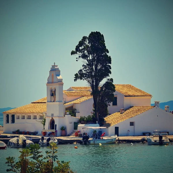 Hermoso Monasterio Vlacherna Isla Del Ratón Pontikonisi Corfú Kerkyra Grecia —  Fotos de Stock