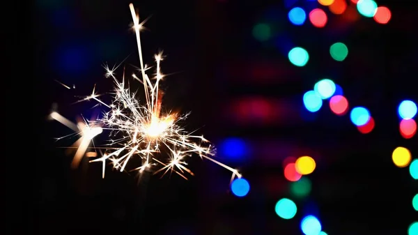 Hořící Prskavka Krásnou Barvu Pozadí Koncept Vánoce Šťastný Nový Rok — Stock fotografie