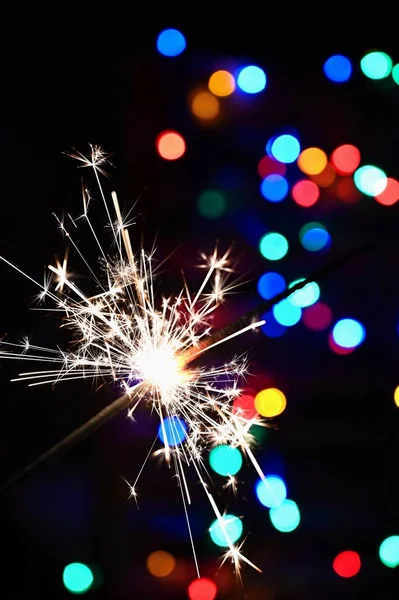 Brilhante Ardente Com Fundo Cor Bonita Conceito Para Natal Feliz — Fotografia de Stock