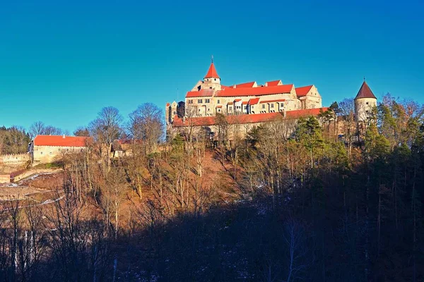 Schöne Alte Tschechische Burg Pernstejn Gotische Burg Aus Der Mitte — Stockfoto
