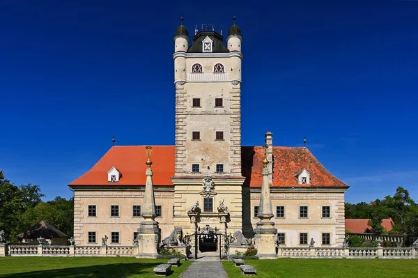 Greillenstein Castle. In the municipality of the municipality of Rhrenbach in the district of Horn in Lower Austria — стокове фото
