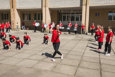 Lviv, Ukrayna - 06 Mayıs 2018: Şehir günü kutlama etkinlikleri. Şehir merkezine yakın dans yarışması gençler katılma .
