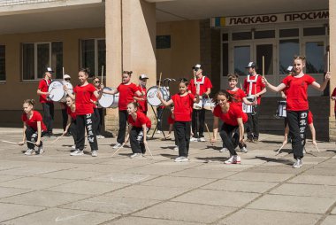 Lviv, Ukrayna - 06 Mayıs 2018: Şehir günü kutlama etkinlikleri. Şehir merkezine yakın dans yarışması gençler katılma .