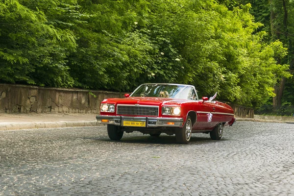 Altes retro auto cadillac eldorado — Stockfoto