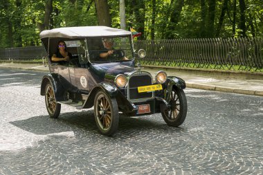 Eski retro araba Dodge Brothers (1922))