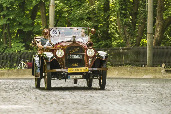 Ancienne voiture rétro Willys Knight (1920 ) — Photo