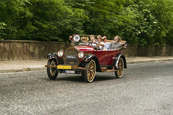 Antiguo coche retro Willys Knight (1920 ) — Foto de Stock