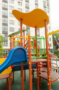 Yerleşim yerindeki güzel oyun alanı