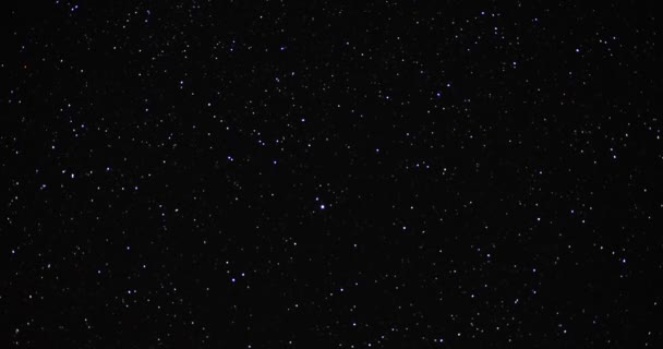 Timelapse Estrellas Cielo Nocturno Moviéndose Alrededor Estrella Del Norte Círculo — Vídeos de Stock