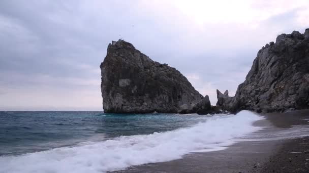 Vagues Brisent Sur Les Rochers Dans Crimée Rocher Diva Hiver — Video