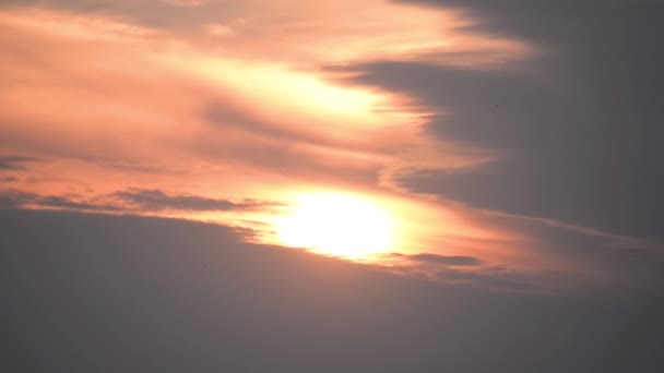 Zeitraffer Der Wolke Bei Sonnenuntergang Aus Nächster Nähe — Stockvideo