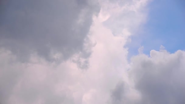 Timelapse Formação Nuvens Cumulus Dia Verão Claro Fechar — Vídeo de Stock