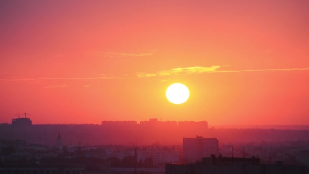 Pôr Sol Sobre Cidade Ryazan Uma Noite Verão Silhuetas Pessoas — Vídeo de Stock