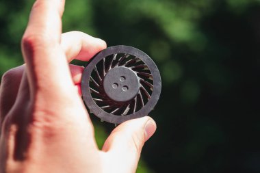 Dizüstü bilgisayardan vantilatör.