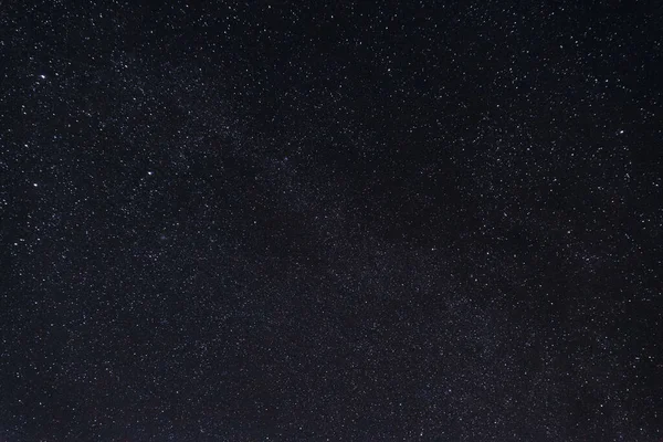 Gece, yıldızlı gökyüzü bahar gecesi