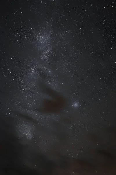 Voie Lactée Dans Ciel Nocturne Travers Les Nuages Par Une — Photo