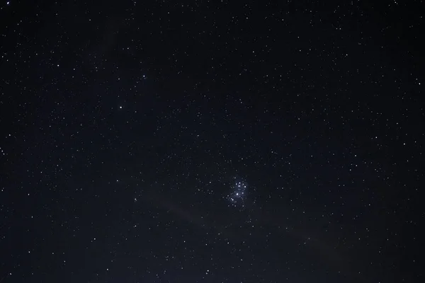 Cielo Stellato Una Notte Estate Con Stelle Delle Pleiadi — Foto Stock