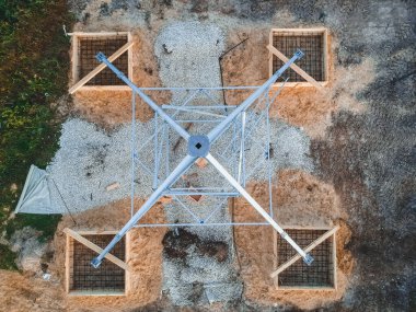 Kulenin temelinin yüksek bir yerden inşası