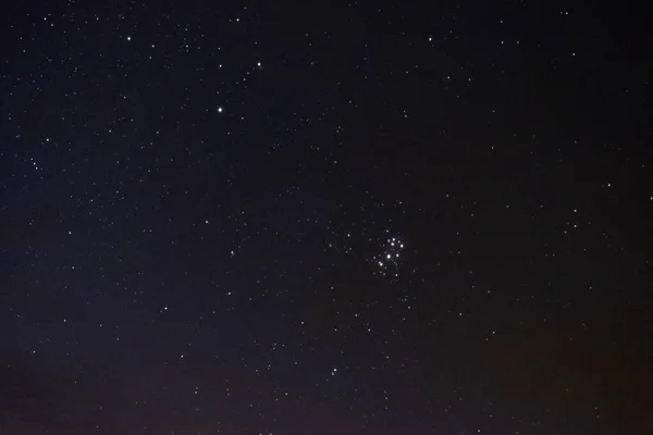 Sterren Aan Nachtelijke Hemel Door Wolken — Stockfoto