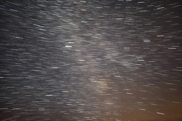 夜空に美しい星の軌跡 — ストック写真