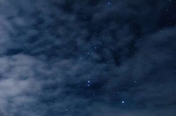 Konstellation Orion Vacker Natt Stjärnklar Himmel Med Moln — Stockfoto