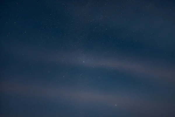 Hvězdná Obloha Skrz Mraky — Stock fotografie