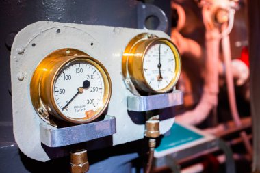 Basınç ölçer detaylarının yakın görüntüsü