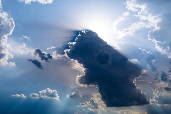 Güzel Bulutlu Gökyüzü Fon Manzara — Stok fotoğraf
