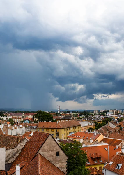 ソプロンの風光明媚な景色の上にストーミー雲 — ストック写真