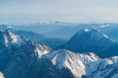 karlı dağların arka plan manzara görünümü