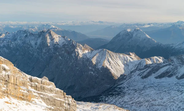 Vista Panorámica Las Montañas Nevadas Fondo — Foto de Stock