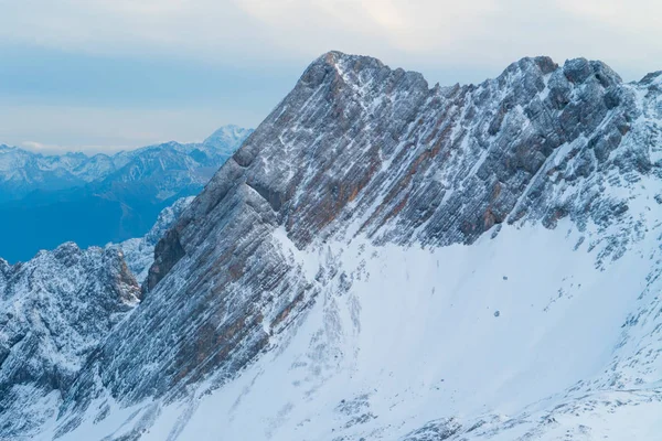 Vista Panorámica Las Montañas Nevadas Fondo — Foto de Stock