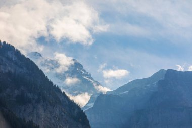 görkemli dağların arka plan güzel doğal görünümü