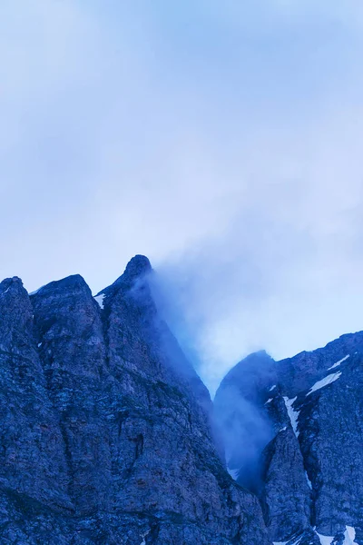 Prachtig Schilderachtig Uitzicht Majestueuze Bergen Achtergrond — Stockfoto