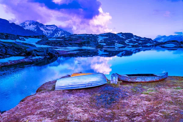 Vista Panorâmica Lago Belas Montanhas Alpes Suíça — Fotografia de Stock