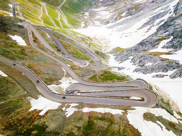 Вид Дорогу Красивых Горах Альп Швейцарии — стоковое фото