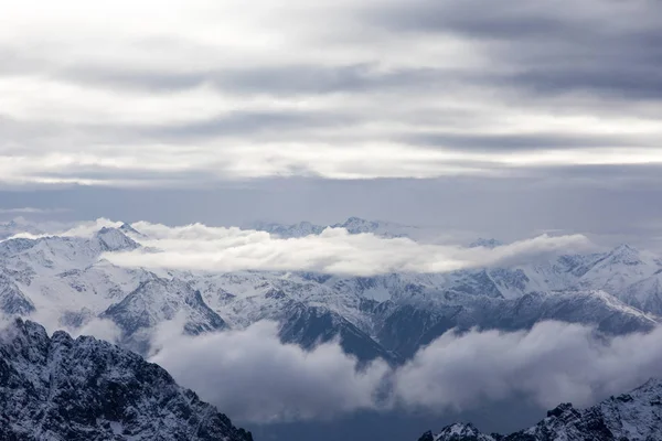 Vista Panorámica Hermosas Montañas Majestuosas Como Fondo — Foto de Stock