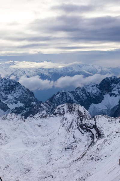 Malerischer Blick Auf Wunderschöne Majestätische Berge Als Hintergrund — Stockfoto