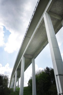  Otoyol köprüsünün altından manzara