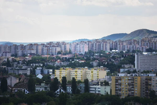 Szocialista Beton Ház Dombtetőn — Stock Fotó