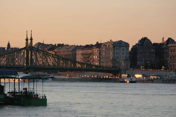 Donau Bij Boedapest Tijdens Zonsondergang Schilderachtig Uitzicht — Stockfoto