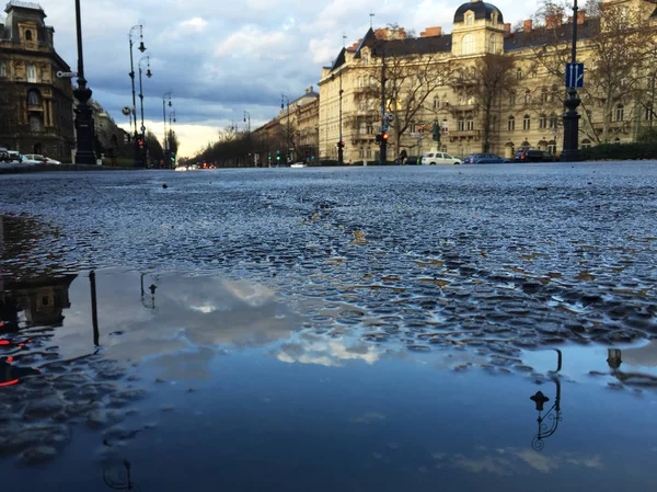 Андраши Мстит Будапешту После Дождя — стоковое фото