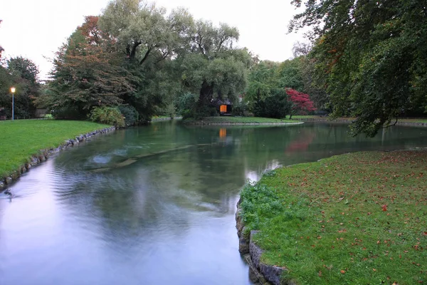 Jesienny Park Kolorowymi Liśćmi — Zdjęcie stockowe