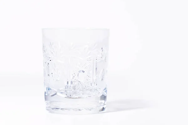 Vista Primer Plano Vidrio Cristal Vacío Sobre Fondo Blanco — Foto de Stock