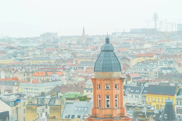 Viyana 'nın sisli hava manzarası