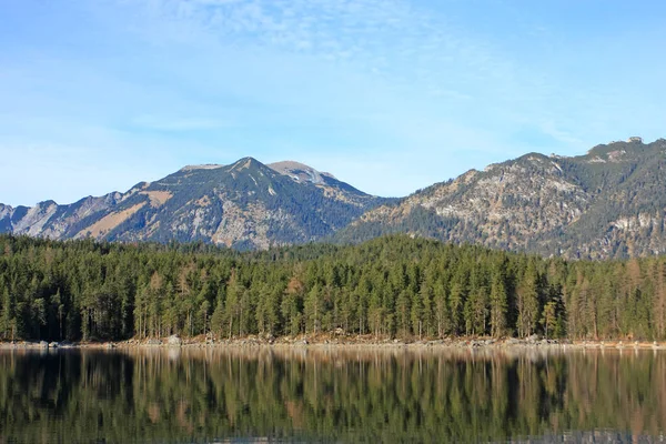 Paisaje Montañas Otoñales Con Río —  Fotos de Stock